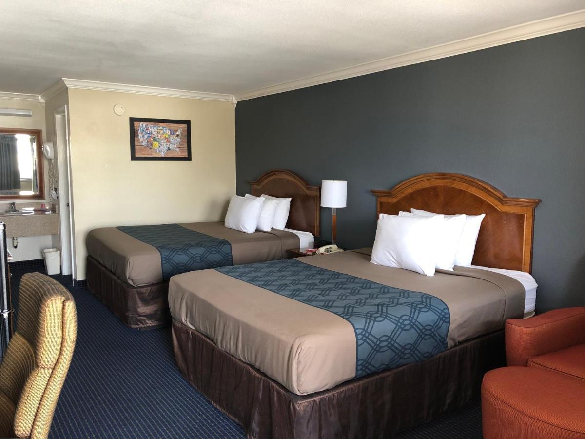 University Inn & Suites Сан-Антонио Экстерьер фото