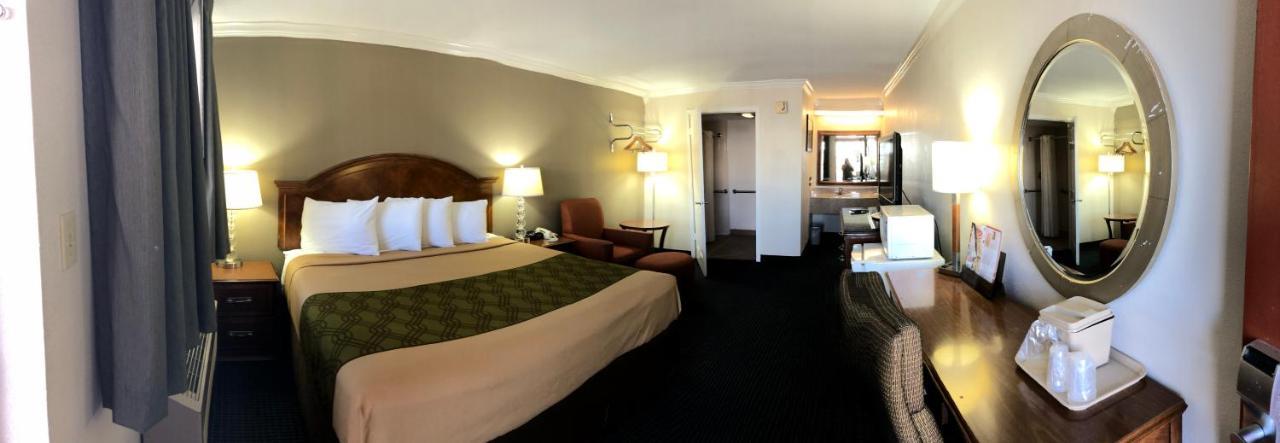 University Inn & Suites Сан-Антонио Экстерьер фото