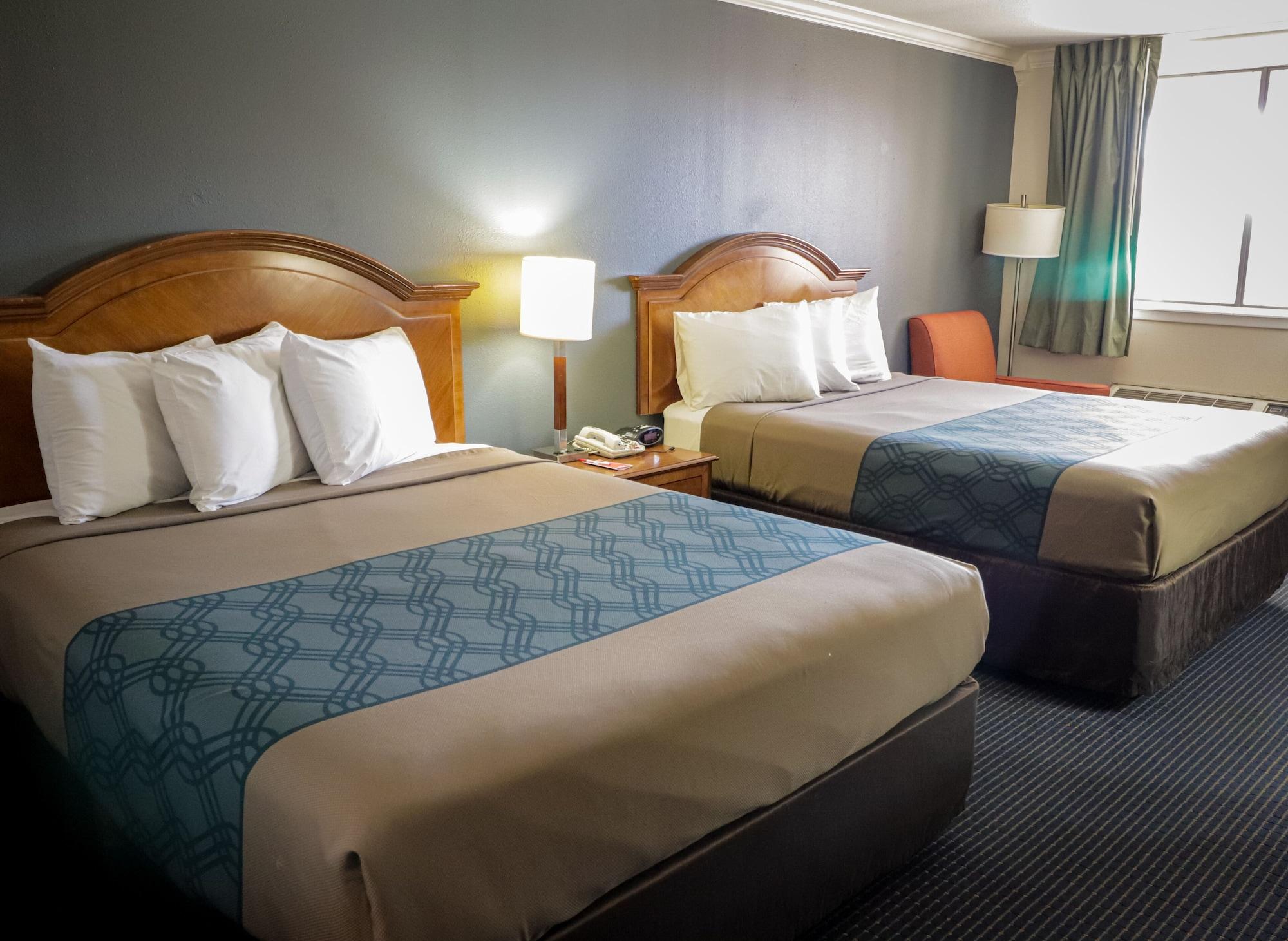 University Inn & Suites Сан-Антонио Экстерьер фото
