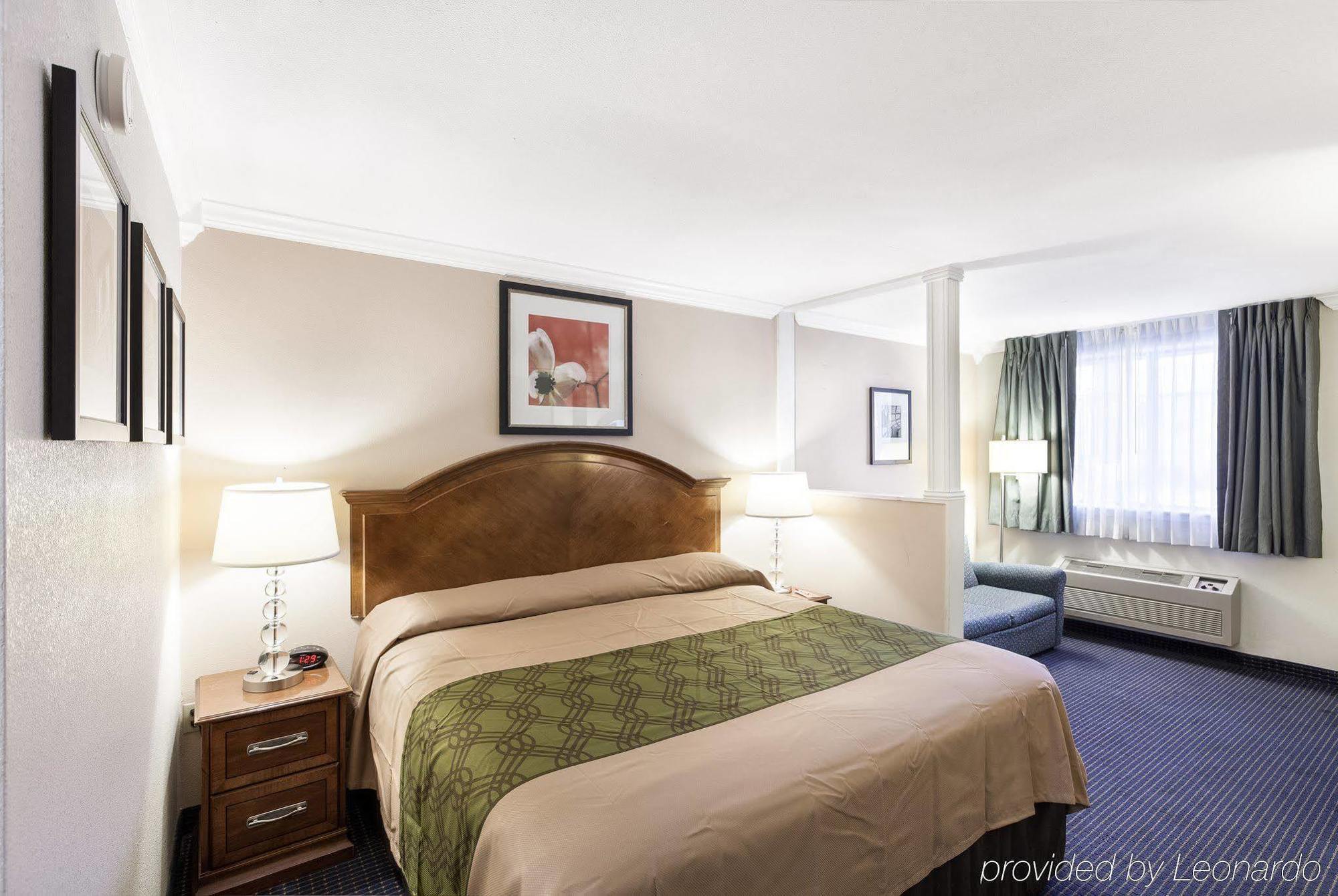 University Inn & Suites Сан-Антонио Экстерьер фото