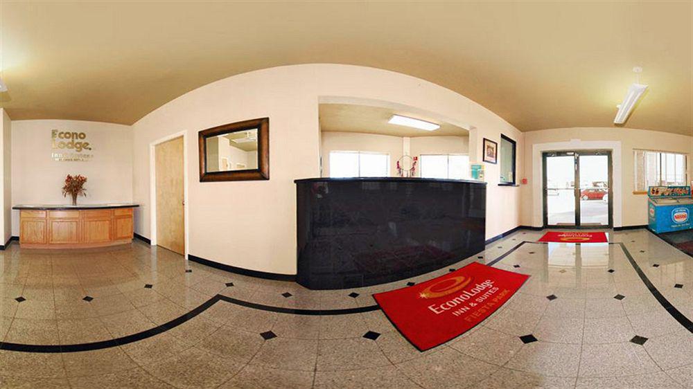 University Inn & Suites Сан-Антонио Экстерьер фото