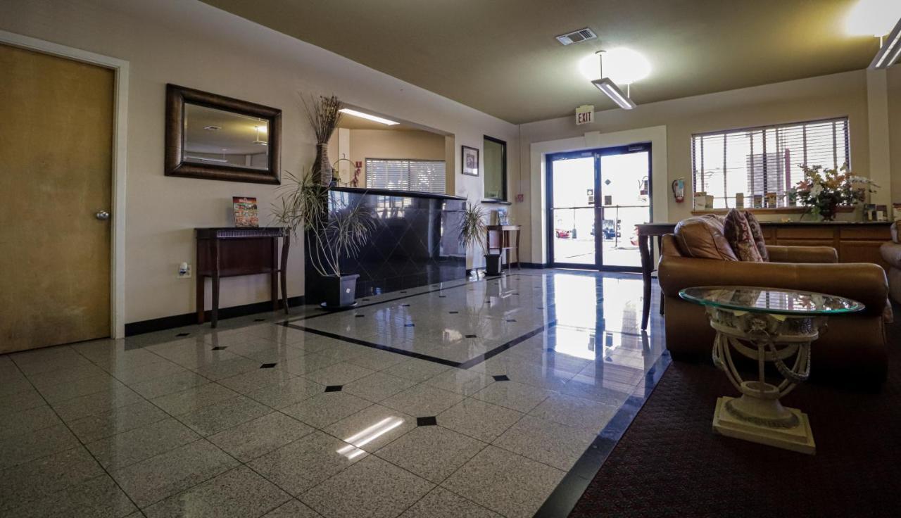 University Inn & Suites Сан-Антонио Экстерьер фото